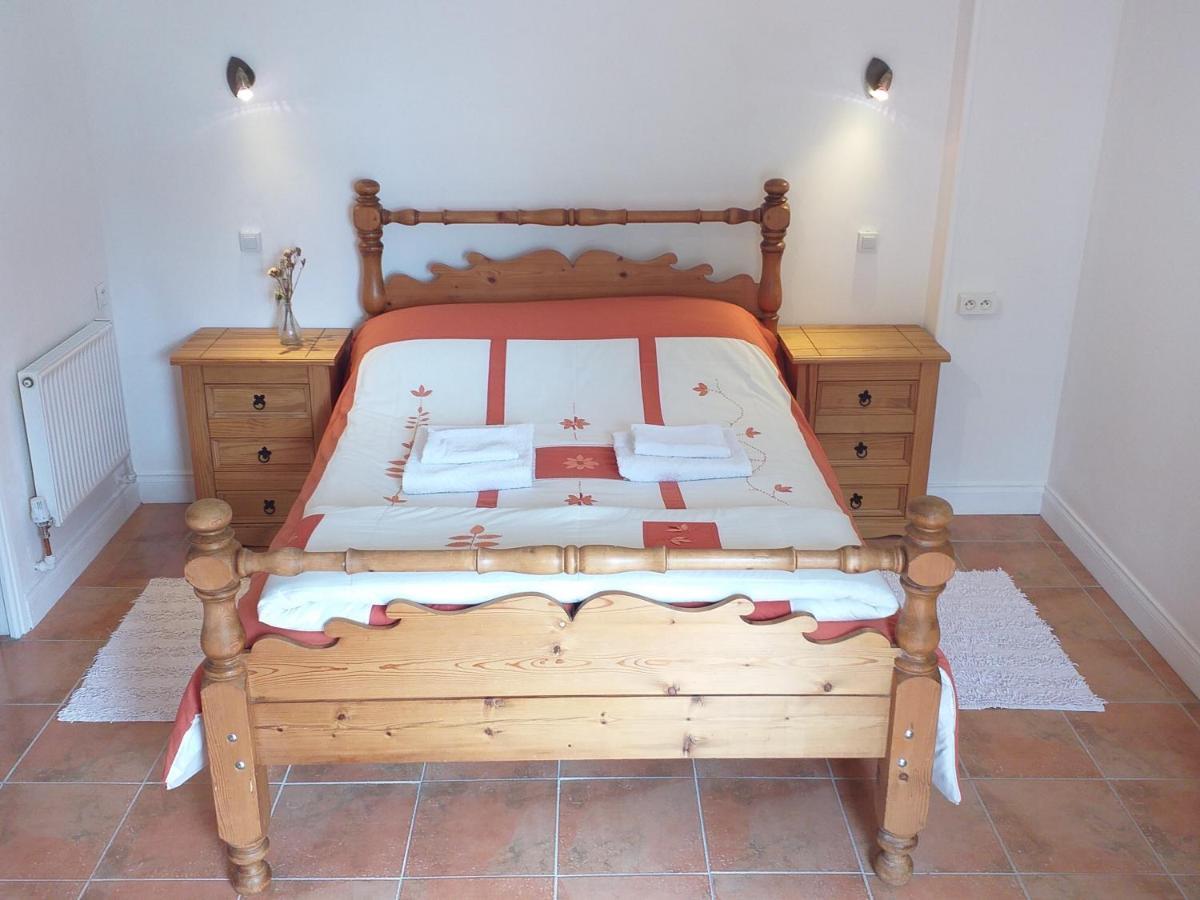 Ancienne Ecole Bed & Breakfast Cazaux-Villecomtal Exterior photo