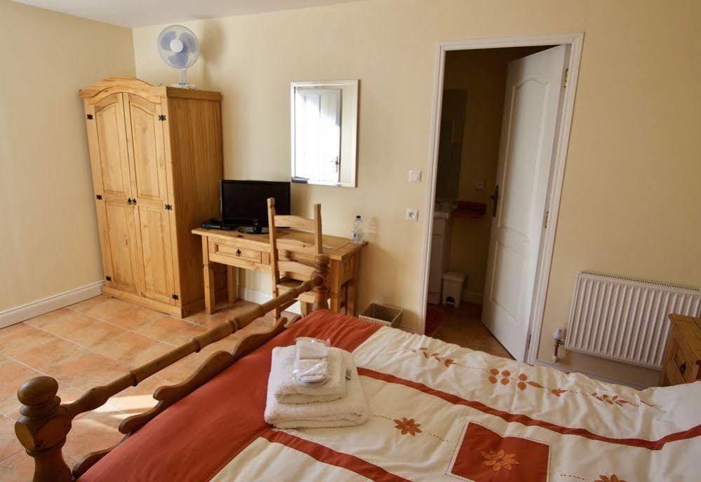 Ancienne Ecole Bed & Breakfast Cazaux-Villecomtal Exterior photo